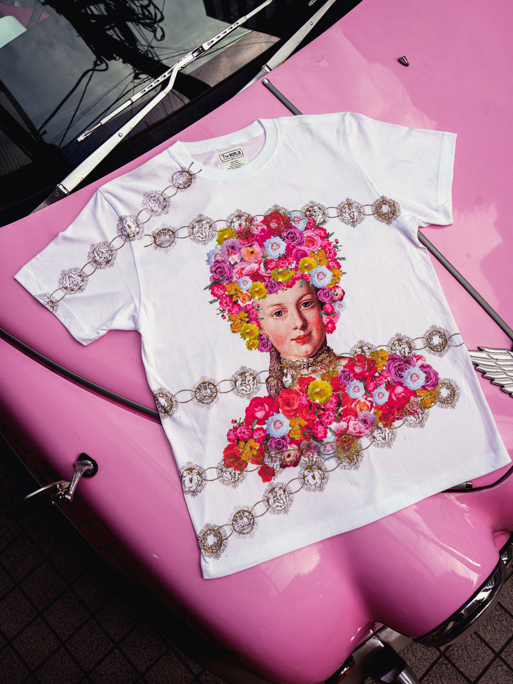 Chained Antonette T-shirt