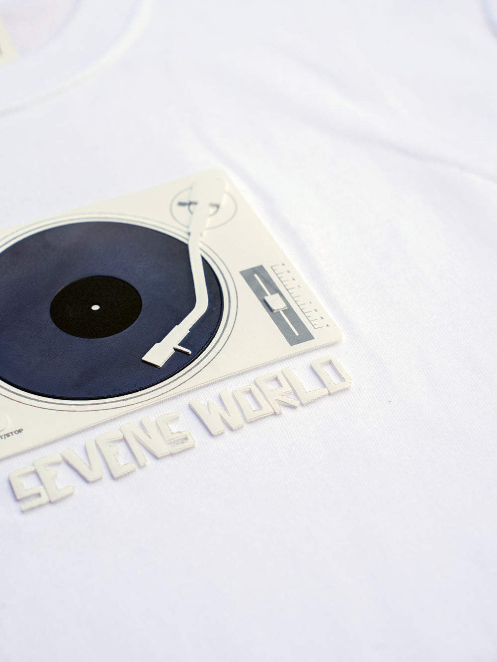 3D Turntable T-shirt